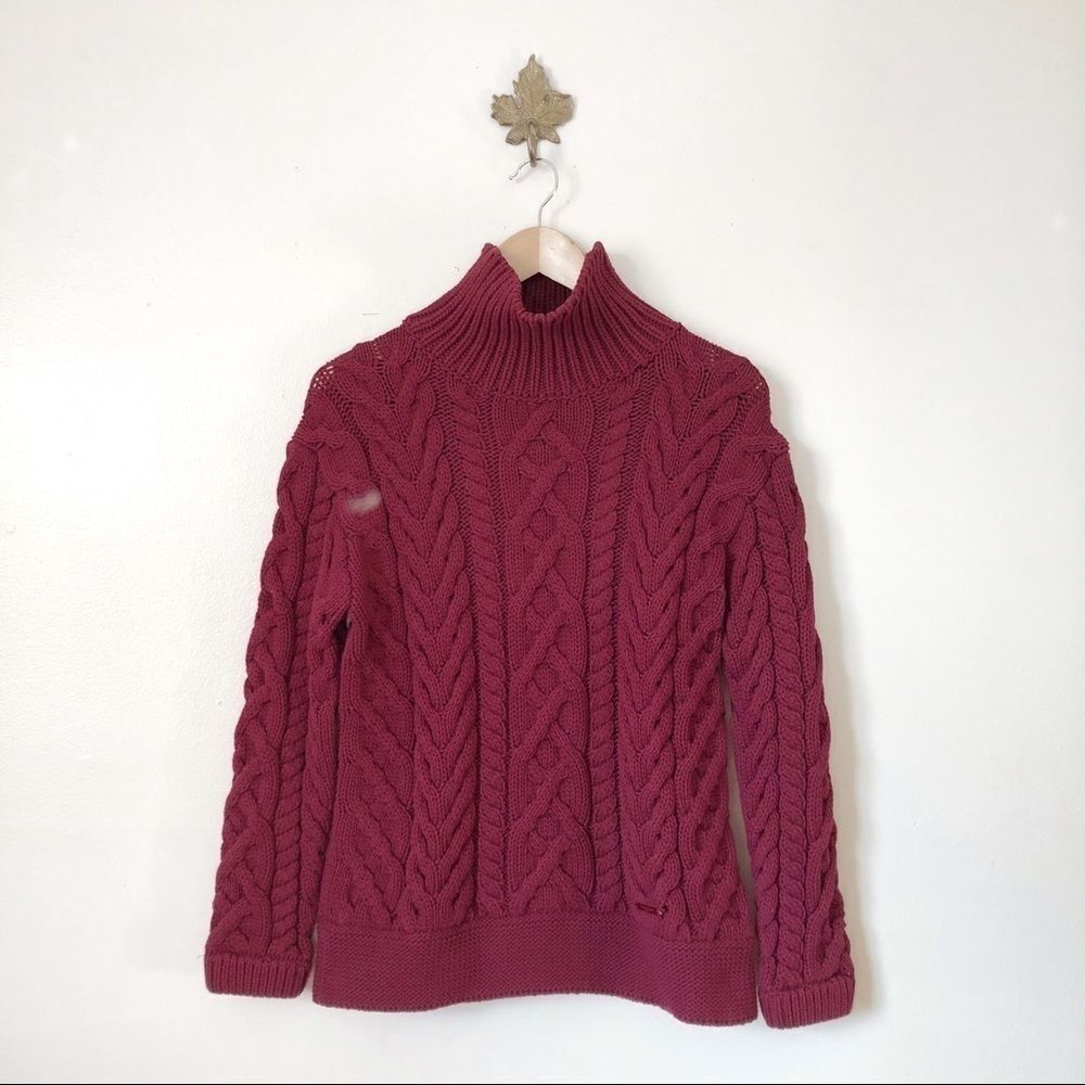 BurberryβBritβMaroonΒ FishermanβCable-knitβsweater